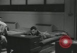 Standbild Firma E 1 Training Regiment Auszubildende Fort Dix New Jersey USA, 1955, aus Sekunde 36 historischem Filmmaterial Videoclip 65675073545