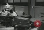 Standbild Firma E 1 Training Regiment Auszubildende Fort Dix New Jersey USA, 1955, aus Sekunde 49 historischem Filmmaterial Videoclip 65675073545