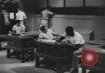 Standbild Firma E 1 Training Regiment Auszubildende Fort Dix New Jersey USA, 1955, aus Sekunde 53 historischem Filmmaterial Videoclip 65675073545
