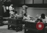 Standbild Firma E 1 Training Regiment Auszubildende Fort Dix New Jersey USA, 1955, aus Sekunde 58 historischem Filmmaterial Videoclip 65675073545