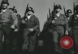 Standbild Firma E 1 Training Regiment Auszubildende Fort Dix New Jersey USA, 1955, aus Sekunde 7 historischem Filmmaterial Videoclip 65675073546