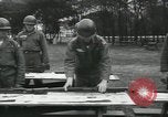 Standbild Firma E 1 Training Regiment Auszubildende Fort Dix New Jersey USA, 1955, aus Sekunde 33 historischem Filmmaterial Videoclip 65675073546