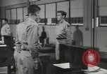 Standbild Firma E 1 Training Regiment Auszubildende Fort Dix New Jersey USA, 1955, aus Sekunde 39 historischem Filmmaterial Videoclip 65675073546