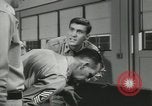 Standbild Firma E 1 Training Regiment Auszubildende Fort Dix New Jersey USA, 1955, aus Sekunde 48 historischem Filmmaterial Videoclip 65675073546