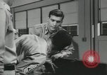 Standbild Firma E 1 Training Regiment Auszubildende Fort Dix New Jersey USA, 1955, aus Sekunde 49 historischem Filmmaterial Videoclip 65675073546