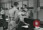 Standbild Firma E 1 Training Regiment Auszubildende Fort Dix New Jersey USA, 1955, aus Sekunde 55 historischem Filmmaterial Videoclip 65675073546