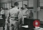 Standbild Firma E 1 Training Regiment Auszubildende Fort Dix New Jersey USA, 1955, aus Sekunde 57 historischem Filmmaterial Videoclip 65675073546