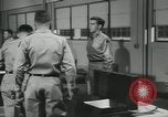 Standbild Firma E 1 Training Regiment Auszubildende Fort Dix New Jersey USA, 1955, aus Sekunde 58 historischem Filmmaterial Videoclip 65675073546