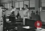 Standbild Firma E 1 Training Regiment Auszubildende Fort Dix New Jersey USA, 1955, aus Sekunde 62 historischem Filmmaterial Videoclip 65675073546