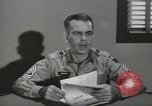Standbild Firma E 1 Training Regiment Trainee Fort Dix New Jersey USA, 1955, aus Sekunde 12 historischem Filmmaterial Videoclip 65675073547