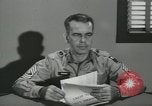 Standbild Firma E 1 Training Regiment Trainee Fort Dix New Jersey USA, 1955, aus Sekunde 13 historischem Filmmaterial Videoclip 65675073547