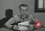 Standbild Firma E 1 Training Regiment Trainee Fort Dix New Jersey USA, 1955, aus Sekunde 14 historischem Filmmaterial Videoclip 65675073547