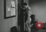 Standbild Firma E 1 Training Regiment Trainee Fort Dix New Jersey USA, 1955, aus Sekunde 20 historischem Filmmaterial Videoclip 65675073547
