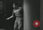 Standbild Firma E 1 Training Regiment Trainee Fort Dix New Jersey USA, 1955, aus Sekunde 25 historischem Filmmaterial Videoclip 65675073547