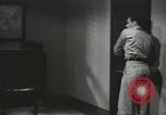 Standbild Firma E 1 Training Regiment Trainee Fort Dix New Jersey USA, 1955, aus Sekunde 28 historischem Filmmaterial Videoclip 65675073547