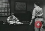 Standbild Firma E 1 Training Regiment Trainee Fort Dix New Jersey USA, 1955, aus Sekunde 31 historischem Filmmaterial Videoclip 65675073547