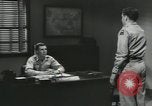 Standbild Firma E 1 Training Regiment Trainee Fort Dix New Jersey USA, 1955, aus Sekunde 35 historischem Filmmaterial Videoclip 65675073547