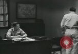Standbild Firma E 1 Training Regiment Trainee Fort Dix New Jersey USA, 1955, aus Sekunde 39 historischem Filmmaterial Videoclip 65675073547