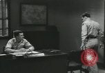 Standbild Firma E 1 Training Regiment Trainee Fort Dix New Jersey USA, 1955, aus Sekunde 40 historischem Filmmaterial Videoclip 65675073547