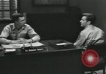Standbild Firma E 1 Training Regiment Trainee Fort Dix New Jersey USA, 1955, aus Sekunde 46 historischem Filmmaterial Videoclip 65675073547