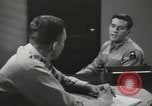 Standbild Firma E 1 Training Regiment Trainee Fort Dix New Jersey USA, 1955, aus Sekunde 48 historischem Filmmaterial Videoclip 65675073547