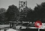 Standbild Firma E 1 Training Regiment Auszubildende Fort Dix New Jersey USA, 1955, aus Sekunde 8 historischem Filmmaterial Videoclip 65675073548