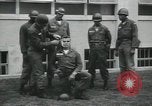 Standbild Firma E 1 Training Regiment Auszubildende Fort Dix New Jersey USA, 1955, aus Sekunde 10 historischem Filmmaterial Videoclip 65675073548