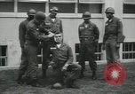 Standbild Firma E 1 Training Regiment Auszubildende Fort Dix New Jersey USA, 1955, aus Sekunde 12 historischem Filmmaterial Videoclip 65675073548