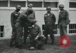 Standbild Firma E 1 Training Regiment Auszubildende Fort Dix New Jersey USA, 1955, aus Sekunde 14 historischem Filmmaterial Videoclip 65675073548