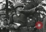 Standbild Firma E 1 Training Regiment Auszubildende Fort Dix New Jersey USA, 1955, aus Sekunde 23 historischem Filmmaterial Videoclip 65675073548