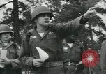 Standbild Firma E 1 Training Regiment Auszubildende Fort Dix New Jersey USA, 1955, aus Sekunde 28 historischem Filmmaterial Videoclip 65675073548