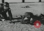 Standbild Firma E 1 Training Regiment Auszubildende Fort Dix New Jersey USA, 1955, aus Sekunde 41 historischem Filmmaterial Videoclip 65675073548