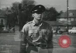 Standbild Graduation Day New Jersey Fort Dix USA, 1955, aus Sekunde 1 historischem Filmmaterial Videoclip 65675073551