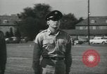 Standbild Graduation Day New Jersey Fort Dix USA, 1955, aus Sekunde 6 historischem Filmmaterial Videoclip 65675073551