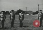 Standbild Graduation Day New Jersey Fort Dix USA, 1955, aus Sekunde 10 historischem Filmmaterial Videoclip 65675073551