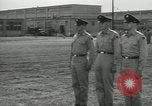 Standbild Graduation Day New Jersey Fort Dix USA, 1955, aus Sekunde 53 historischem Filmmaterial Videoclip 65675073551