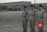 Standbild Graduation Day New Jersey Fort Dix USA, 1955, aus Sekunde 55 historischem Filmmaterial Videoclip 65675073551