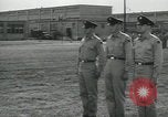 Standbild Graduation Day New Jersey Fort Dix USA, 1955, aus Sekunde 57 historischem Filmmaterial Videoclip 65675073551