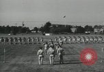 Standbild Graduation Day New Jersey Fort Dix USA, 1955, aus Sekunde 61 historischem Filmmaterial Videoclip 65675073551