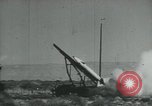 Immagine di Sviluppo di armi dall'antichità al presente United States USA, 1955, secondo 8 filmato di repertorio 65675073553