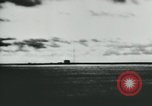 Immagine di Sviluppo di armi dall'antichità al presente United States USA, 1955, secondo 14 filmato di repertorio 65675073553