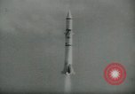 Immagine di Sviluppo di armi dall'antichità al presente United States USA, 1955, secondo 25 filmato di repertorio 65675073553