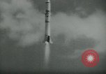 Immagine di Sviluppo di armi dall'antichità al presente United States USA, 1955, secondo 28 filmato di repertorio 65675073553