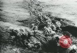 Immagine di Mechanized warfare nella Seconda Guerra Mondiale Teatro europeo, 1918, secondo 3 filmato di repertorio 65675073555