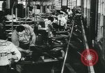 Immagine di Munizioni fabbricazione Teatro europeo, 1942, secondo 38 filmato di repertorio 65675073556