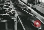 Immagine di Munizioni fabbricazione Teatro europeo, 1942, secondo 40 filmato di repertorio 65675073556
