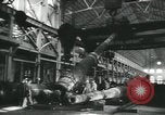 Immagine di Munizioni fabbricazione Teatro europeo, 1942, secondo 48 filmato di repertorio 65675073556