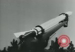 Standbild Army Test feuert Schlachtfeldraketen United States USA, 1955, aus Sekunde 61 historischem Filmmaterial Videoclip 65675073562