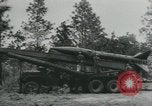 Standbild United States Army testet verschiedene taktische Raketen United States USA, 1955, aus Sekunde 13 historischem Filmmaterial Videoclip 65675073563