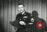 Standbild Sergeant Stuart Königin United States USA, 1955, aus Sekunde 3 historischem Filmmaterial Videoclip 65675073565